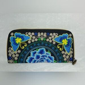 Beyond Fashion Embroidered Women's Wallet 4 x 8 Butterfly and Floral Print
